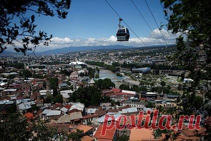 В Грузии похвалились ростом экономики из-за правильной позиции по Украине. Грузия смогла достичь хороших двузначных показателей в экономическом росте (10,3 процента за семь месяцев этого года) благодаря четкой позиции по кризису на Украине, сказал премьер-министр республики Ираклий Гарибашвили. Экспорт товаров в период с января по июль составил 3,1 миллиарда долларов.