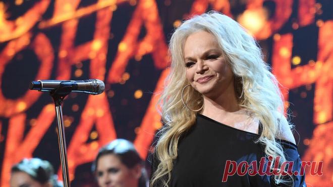 Спор Лурье с Долиной рассмотрят в рамках правового поля. Верховный суд России рассмотрит жалобу защиты Полины Лурье на решения нижестоящих судов о признании недействительной сделки купли-продажи квартиры народной артистки России Ларисы Долиной в рамках правового поля. Об этом сообщает РИА ...