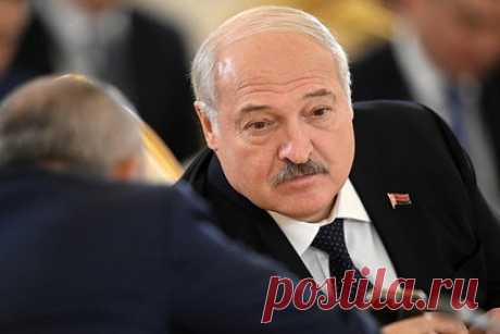 Песков ответил на вопрос о награждении Лукашенко за помощь в остановке мятежа. Официальный представитель Кремля Дмитрий Песков заявил, что ему неизвестно о планах наградить президента Белоруссии Александра Лукашенко за помощь в остановке мятежа ЧВК «Группа Вагнера». Ранее Лукашенко раскрыл детали переговоров с поднявшим мятеж главой ЧВК Евгением Пригожиным.