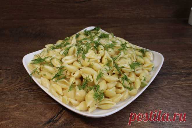 Отличный ужин за 10 минут. Просто и очень вкусно Ингредиенты: макароны – 300 гсливки – 100 млсыр – 100 гсливочное масло -50 гсоль – 1/2 ст.л.черный перец Приготовление: Варим макароны до полуготовности. Натрите на мелкой терке твердый сыр. В сотейник наливаем сливки...