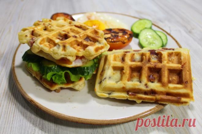 ВКУСНЕЙШИЕ несладкие ВАФЛИ с колбасками и сыром. Отличный завтрак на День святого Валентина! — Кулинарная книга - рецепты с фото