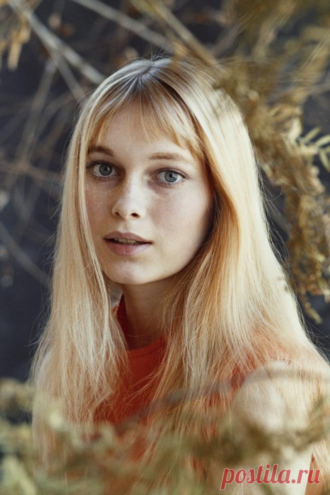 Миа Фэрроу, 9 февраля, 1945