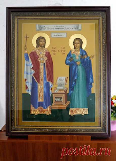 Святые Маркиан и Мартирий — символ чистой веры. В IV веке они не побоялись смерти ради истины. Считается, что молитва им укрепляет дух и помогает победить сомнения. Пусть этот день будет светлым и мирным! Открытки на День памяти мучеников Маркиана и Мартирия.