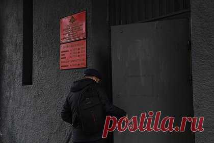 Пережившего 12 операций россиянина с плохим зрением мобилизовали в Москве. В Москве мобилизовали 27-летнего Владислава Команджиева, у которого не видит один глаз. По словам матери россиянина, у него серьезные проблемы со зрением — отслоение сетчатки и глаукома. Она рассказала, что мужчина пережил 12 операций. Однако комиссия на сборном пункте проверила его зрение и решила, что он здоров.