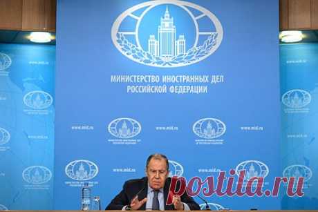 Лавров указал на вседозволенность Украины. Глава МИД России Сергей Лавров указал на вседозволенность Украины и заявил, что Киеву даже позволяют пытать американцев. Об этом министр иностранных дел рассказал на пресс-конференции по итогам деятельности российской дипломатии в 2023 году, передает корреспондент «Ленты.ру».