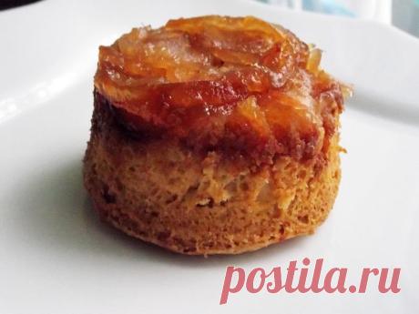 Яблочная шарлотка (одна из многих рецептов)