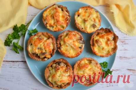 Запеченные тарталетки с курицей, грибами и сыром – простой и вкусный рецепт с фото (пошагово)
