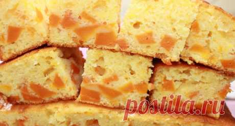 Пирог «Осенняя сказка». Самый ароматный и вкусный осенний пирог Вкусный и ароматный, нежный и сочны пирог с тыквой готовится просто и быстро, из самых обычных и простых продуктов. Для приготовления вам потребуются такие ингредиенты: тыква, 300 г;...