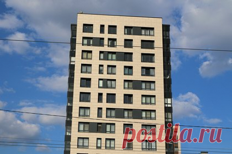Оценен серый рынок апартаментов в Москве. С 2021 года в Москве вырос серый рынок апартаментов, на котором продажи происходят без заключения договоров долевого участия (ДДУ). Вместо ДДУ на «сером» рынке используются договоры купли-продажи (ДКП), предварительные договоры купли-продажи (ПДКП) или договоры инвестирования.