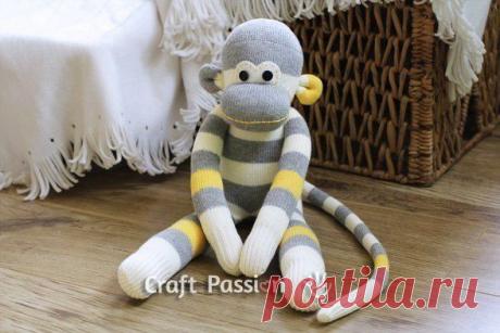 Мягкие обезьянки из носков