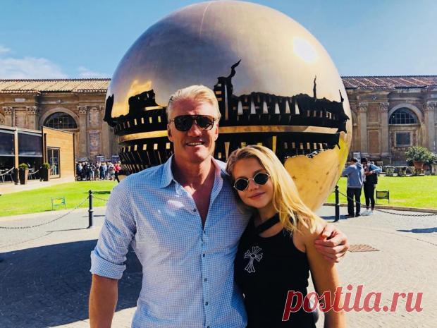 Младшей дочери Дольфа Лундгрена исполнилось 18 лет: фото белокурой красавицы Греты