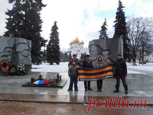 Мы это все-таки сделали! К нам присоединились сначала туристы, потом прохожие. Они были нам благодарны. А мы им. Так что я думаю, наша группа 