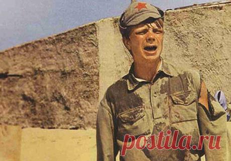 Умер "Петруха" из "Белого солнца пустыни": последние роли Николая Годовикова От онкологического заболевания скончался актер Николай Годовиков. Он известен своими ролями в первую очередь в фильмах &laquo;Республика Шкид&raquo;, &laquo;Женя, Женечка и &laquo;катюша&raquo;&raquo; и &laquo;Белое солнце пустыни&raquo;. Также играл в сериалах &quot;Тайны следствия&quot;, &quot;Агент национальной безопасности&quot;, &quot;Бандитский Петербург&quot; и &quot;Улицы разбитых фонарей&quot;.
