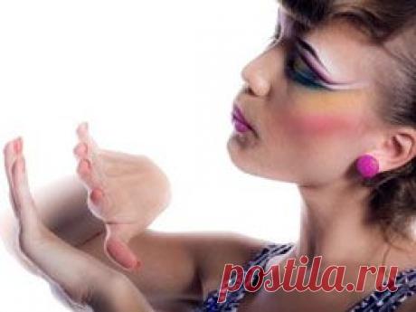 Как делать правильно маникюр дома видео. Самой сделать маникюр в домашних условиях