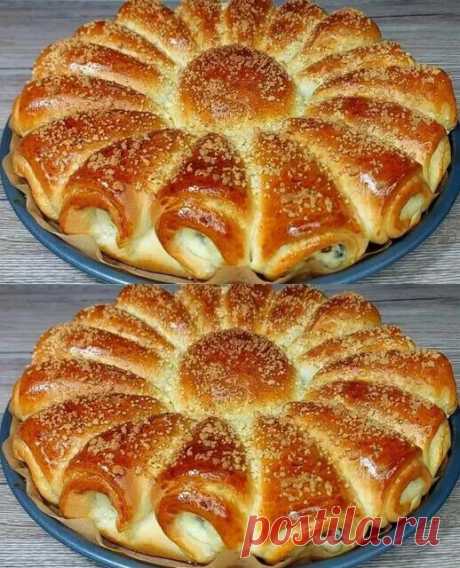 Мягкие и пышные пироги с творожной начинкой
получаются всегда отлично!
Для теста:
- Молоко — 250 мл
- Сметана — 1 ст.л.
- Сахар — 30 г
- Дрожжи — 10 г
- Соль — щепотка
- Яйцо — 1 шт.
- Масло растительное — 100 мл
- Мука — около 500 г

Для начинки:
- Творог — 180 г
- Яйцо — 1 шт.
- Изюм — по вкусу
- Крахмал — 1 ст.л.

Для сахарной посыпки:
- Мука — 3 ст.л.
- Сахар — 2 ст.л.
- Масло сливочное — 50 г

Процесс приготовления:

1. Подготовка ингредиентов:
- Молоко должно быть те...