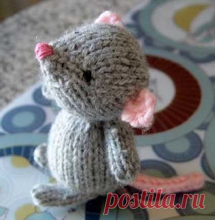 Вязаная игрушка Мышка