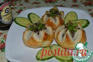 "Лотос" из слоеного теста с начинкой - кулинарный рецепт