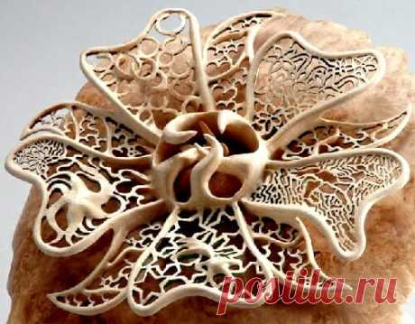Saturday morning and browsing wood carving | That Creative Feeling