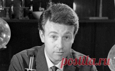 Умер сыгравший в сериале «Доктор Кто» актер Уильям Расселл. Британский актер Уильям Расселл, известный своей ролью в сериале «Доктор Кто», умер в возрасте 99 лет, пишет газета The Sun.