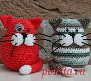 Веселые коты крючком