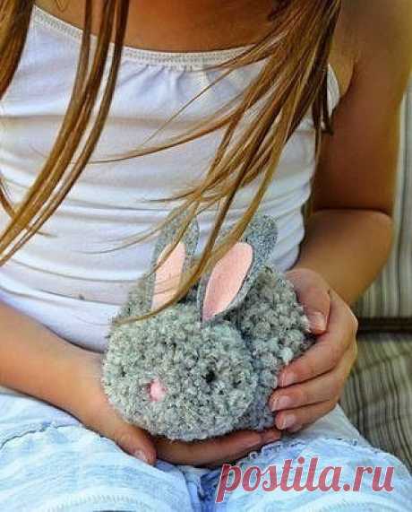 Кролик из пряжи - чудесная игрушка за считанные минуты