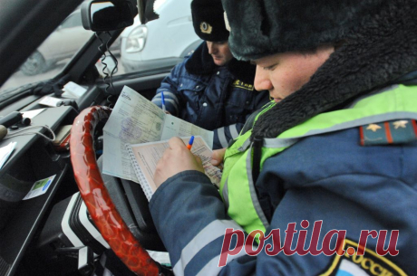 «Новый штраф размером в 2000 рублей ждет автомобилистов в 2020 году»: КоАП уже изменён Изменения в российском законодательстве происходят с пугающим постоянством. Вот и в наступающем 2020 году автолюбителей ожидает немало сюрпризов, об одном из которых мы хотели бы поговорить в этой ста