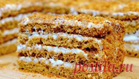 Торт Медовик, который тает во рту, Простой рецепт очень вкусного тортика с ярким медовым ароматом Простой рецепт очень вкусного тортика с ярким медовым ароматом. Крем вы можете сделать любой по своему вкусу, не обязательно такой, как у меня. Но со сметанным кремом, медовик самый удачный. Для приготовления вам потребуются такие ингредиенты: мед, 3 ст.л; масло сливочное, 180 г; яйца, 4 шт; сода, 1 ч.л; сахар, 180 г; мука, 280 г. […]