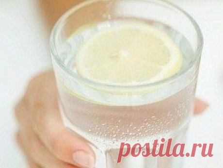 7 причин выпить стакан воды с лимонным соком.