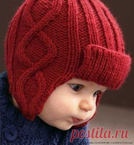 Тёплая вязаная шапочка с ушками