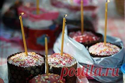 Диетолог предупредил о вреде пасхальных куличей. ДиетологАлексей Кабанов рассказал, что куличи нельзя отнести к блюдам правильного питания. Однако, по его словам, это не повод, чтобы отказываться от них после долгого воздержания во время Великого поста. Людям с некоторыми заболеваниями следует строго следить за количеством съеденной выпечки.