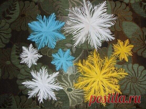 ПУШИСТАЯ СНЕЖИНКА ИЗ БУМАГИ