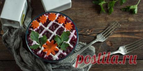 Салат «Чингисхан» с курицей, черносливом и орехами: рецепт - Лайфхакер