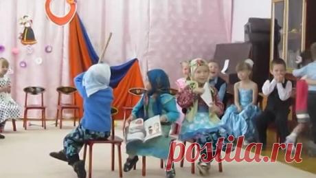 Чуть со смеху не усался!!! Класс, бабуля с палочкой вообще бомба детки супер