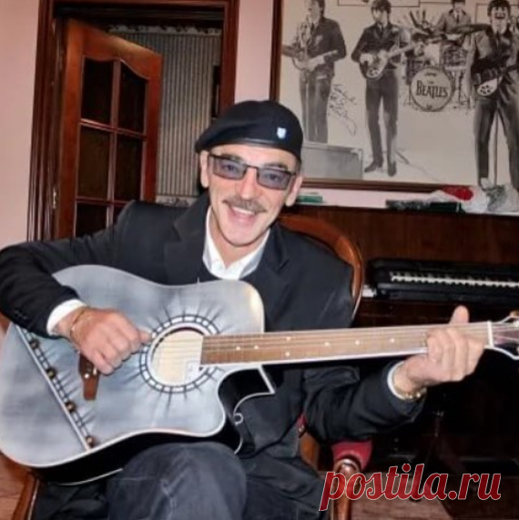 Вычурно и помпезно живет Михаил Боярский: 7–комнатная квартира главного мушкетера страны
Михаил Боярский – известный, выдающийся, заслуженный артист России, главный мушкетер страны. Ни один из перечисленных эпитетов не будет преувеличением для всенародного любимца. И где живет …
Читай дальше на сайте. Жми подробнее ➡