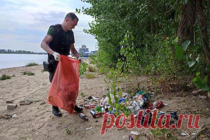 Участники эко-соревнований «Чистые игры» собрали за час тонну мусора в Казани. Участники экологических соревнований «Субботник party – Чистые игры» за час собрали с пляжа в столице Татарстана тонну мусора. Об этом рассказал председатель Комитета по делам детей и молодежи исполкома Казани Минтимер Нугманов. Он уточнил, что мероприятие прошло на территории пляжа «Нижнее Заречье».