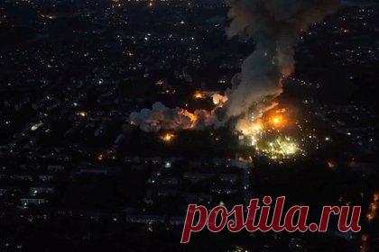 В Сумах раздались взрывы. В городе Сумы на севере Украины прогремели взрывы. «В Сумах были слышны звуки взрывов», — говорится в публикации Telegram-канала издания «Суспильне» («Общественное»). В Сумской области была объявлена воздушная тревога. Ранее мэр Киева Виталий Кличко заявил о взрывах в украинской столице.