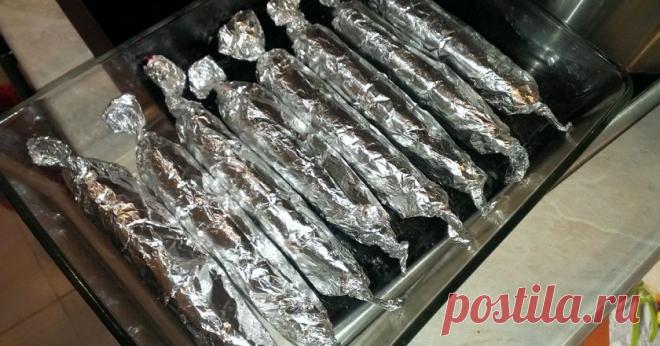 Готовим домашнюю колбасу, не заморачиваясь с кишками. Домашняя колбаса в фольге! Аромат потрясающий, невозможно устоять!