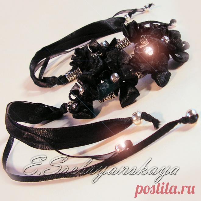 Браслет на ногу:
Комплект: «НОЧНЫЕ ФИАЛКИ»
Коллекция: «НОЧНОЙ ГОРОД» 
арт: ESABnR-K0006-NIGHT CITY-NIGHT VIOLET-000004-2014
Elena Srebryanskaya / Елена Сребрянская / ES
Elf Silvery / ЭЛЬФ СЕРЕБРИСТЫЙ  / ES