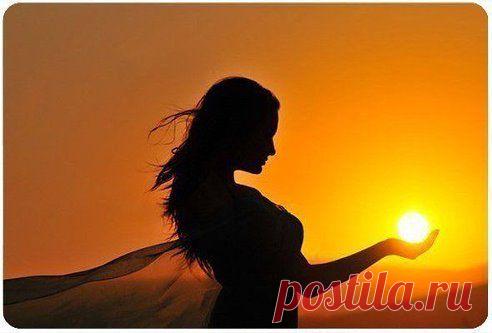 Чтоб мудро жизнь прожить, знать надобно не мало
Два важных правила запомни для начала:
Ты лучше голодай, чем что попало есть
И лучше будь один, чем вместе с кем попало!

© Омар Хайям
•••