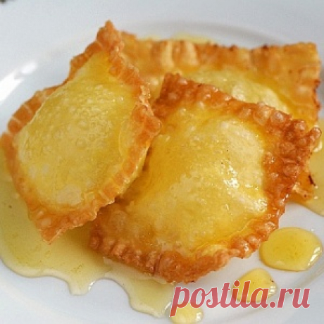 ЖАРЕНЫЕ РАВИОЛИ С РИКОТТОЙ И МЁДОМ - МирТесен