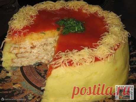 #Кулинария
 Мясной торт 
Мясной торт не только красиво и оригинально будет смотреться на любом столе. Это блюдо, к тому же, безумно вкусное и достаточно сытное. 
Основа: 
· 1 кг куриного фарша, 
· 1 лук(измельчить), 
· манка - 2 ст.л. с горкой, 
· 4 яйца, 
· соль, 
· перец, 
· растительное масло. 
Крем: 
· 250 г майонеза, 
· 4 дольки чеснока (перемешать). 
Для оформления: 
Сварить картошку и сделать пюре со сливочным маслом. 
Приготовление: 
Фарш, лук, манку, яйца посолить, поперчить,