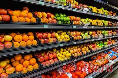Экономист спрогнозировала падение цен на продукты в России. Руководитель отдела макроэкономического анализа ФГ «Финам» Ольга Беленькая заявила, что летом и осенью в России может произойти продуктовая дефляция — падение цен при одновременном росте покупательной способности. Она объяснила, что это возможно на фоне переходящих остатков рекордного урожая зерновых прошлого года.