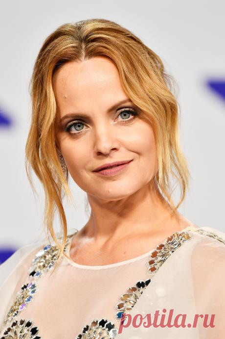 Мена Сувари