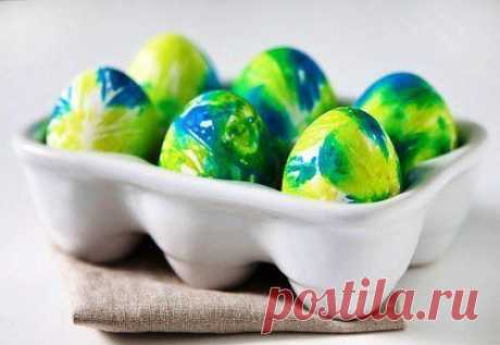 Красим яйца на Пасху