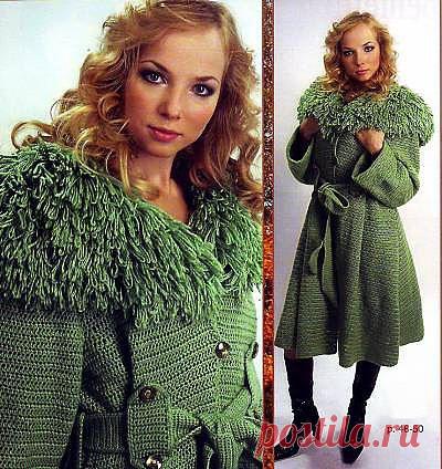 Вязаное пальто с воротником связанным вытянутыми петлями. .