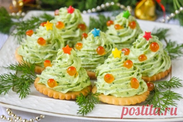Шпинатные «елочки» на крекерах — Домашняя кулинария