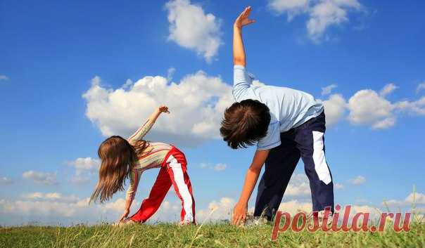 Хотите жить дольше? Чаще наклоняйтесь!

Депрессия в области больших поясничных мышц приводит к депрессии области кишечника. А если в депрессии находится восходящий отдел толстого кишечника - то начинает себя плохо чувствовать печень. Молочная кислота не утилизируется, увеличивается количество шлаковых продуктов, резко увеличивается количество коллагена, резко уменьшается выработка эластина и медленно, но верно идет угнетение межпозвонковых суставов и дисков. И к этому всем...