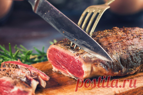 Диетолог Войт назвала продукты, которые чаще всего приводят к отравлению. В магазинах важно не сметать с полок продукты со скидкой.