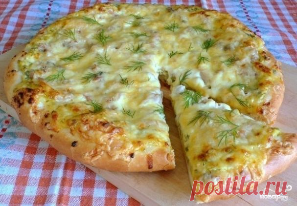 Деревенская пицца - простая в приготовлении, немного примитивная, но очень вкусная!