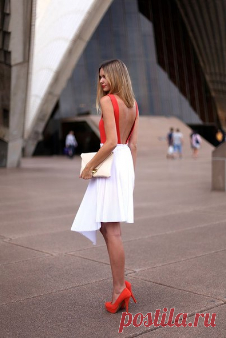 Street style. Красные туфли. Это не просто модный аксессуар, это знамя женственности и сексуальности) #looksimaStreetStyle #streetStyle #look #lookoftheday #looksimaStyle #looksimaFashion #style #instalook #lookoftheday #модныйобраз #стиль #looksimaFashion #style #instalook #lookoftheday #модныйобраз #стиль